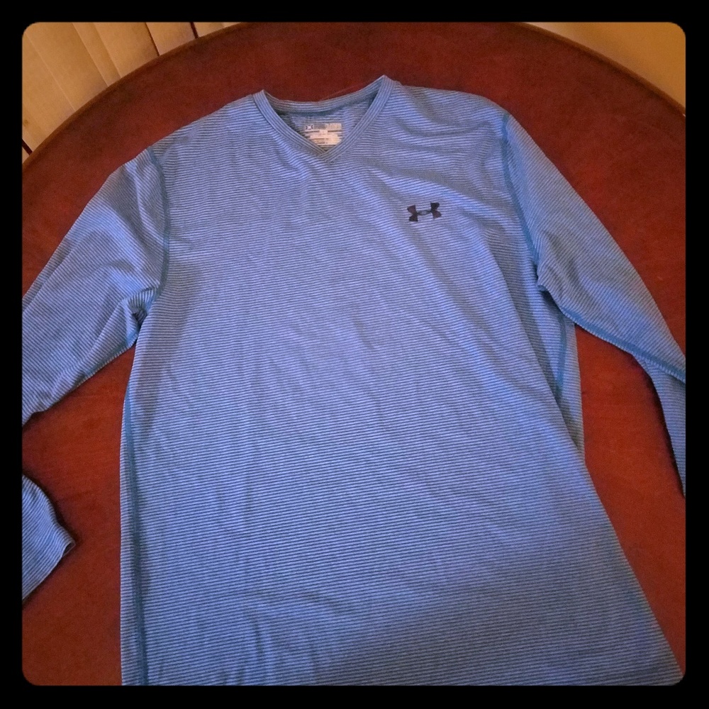 NWOT UA Longsleeve V-Neck Threadbone Baby Blue